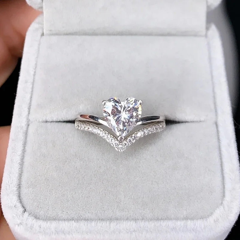 "LoveLee Lady Heart Ring" Delicate Silver Color White Zircon Stones Heart Engagement Ring