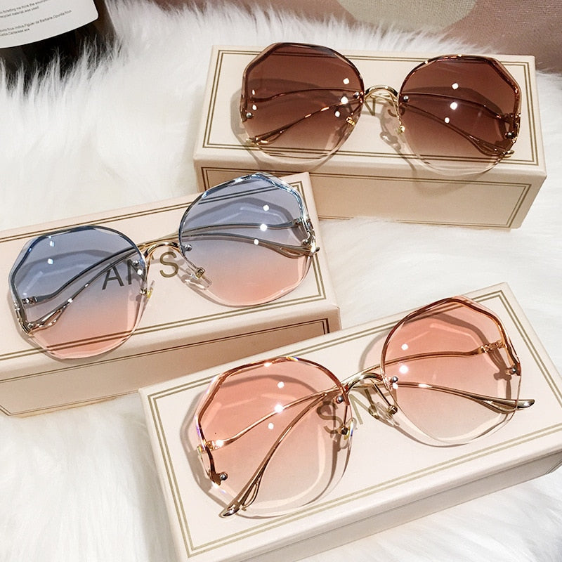 "Beauty Babyyy" Round Designer Gradient Fashion Rimless Metal Curved Temples Eyewear