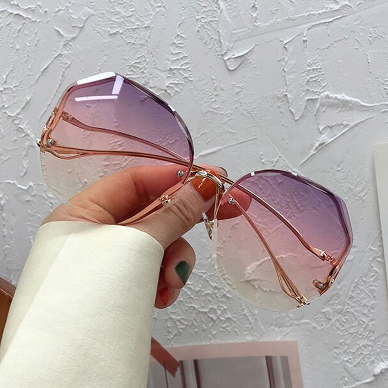 "Beauty Babyyy" Round Designer Gradient Fashion Rimless Metal Curved Temples Eyewear