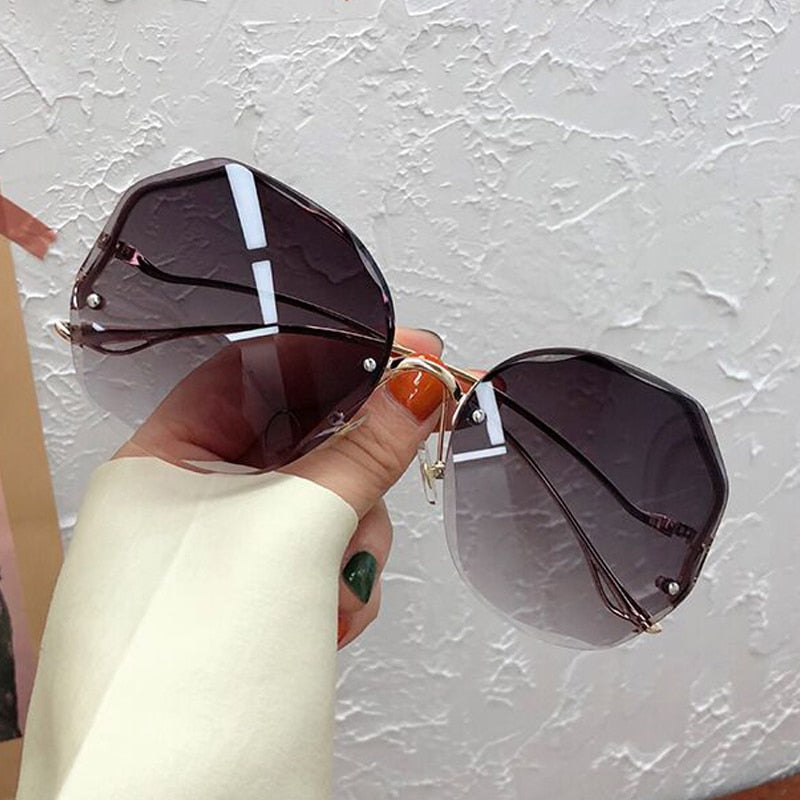 "Beauty Babyyy" Round Designer Gradient Fashion Rimless Metal Curved Temples Eyewear